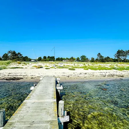 Feriehus House With Dock And Lighthouse View On Kegnaes *